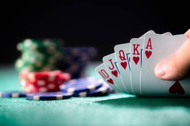 Live blackjack table on kinich Free Play with dealer and player seats visible